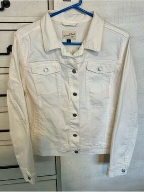 Universal Thread Cream White Denim Jacket with Button Front